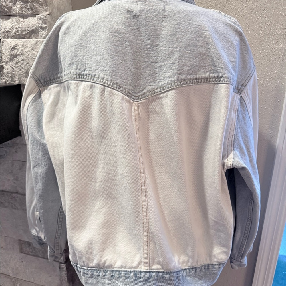 Elan Oversized Colorblock Denim Jacket Light Wash Large - Picture 2 of 8
